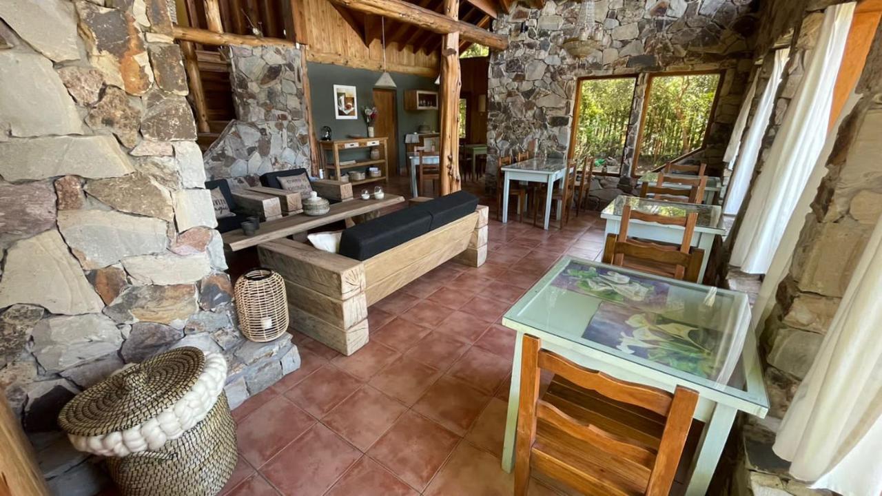 Hosteria Brisas Del Cerro Вилья-ла-Ангостура Экстерьер фото
