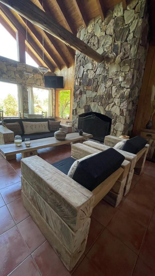 Hosteria Brisas Del Cerro Вилья-ла-Ангостура Экстерьер фото