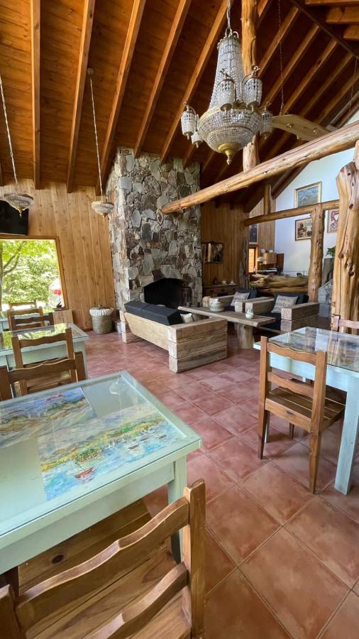 Hosteria Brisas Del Cerro Вилья-ла-Ангостура Экстерьер фото