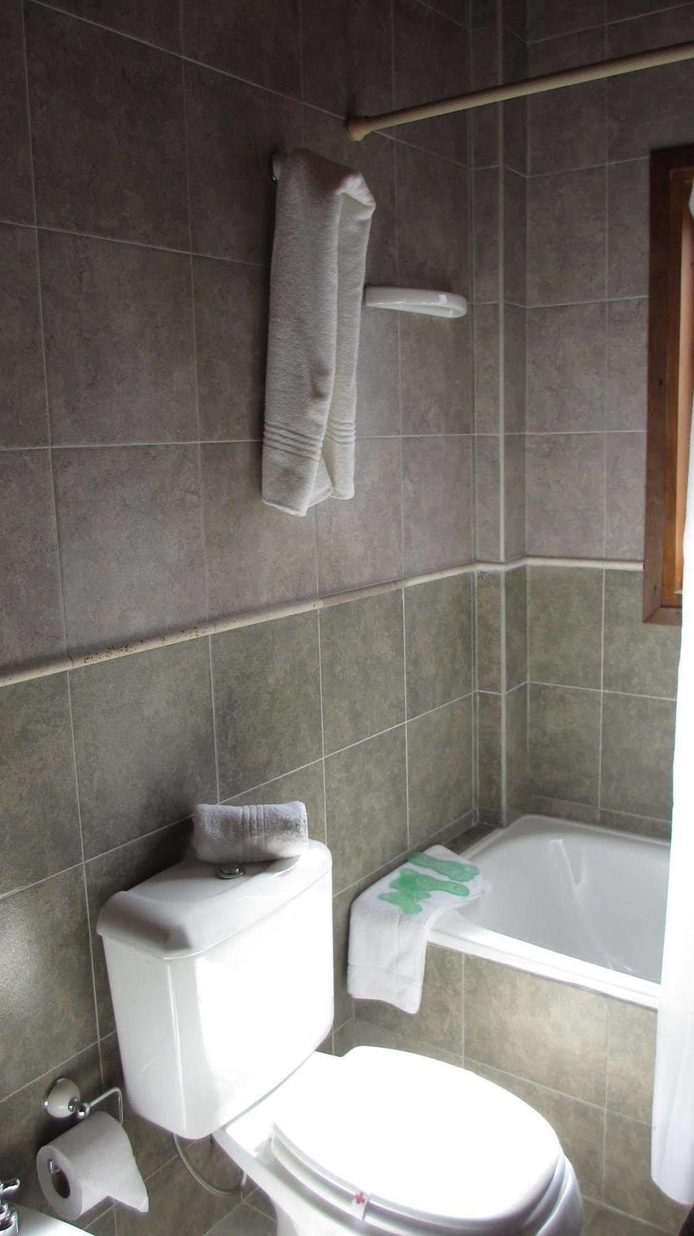 Hosteria Brisas Del Cerro Вилья-ла-Ангостура Экстерьер фото