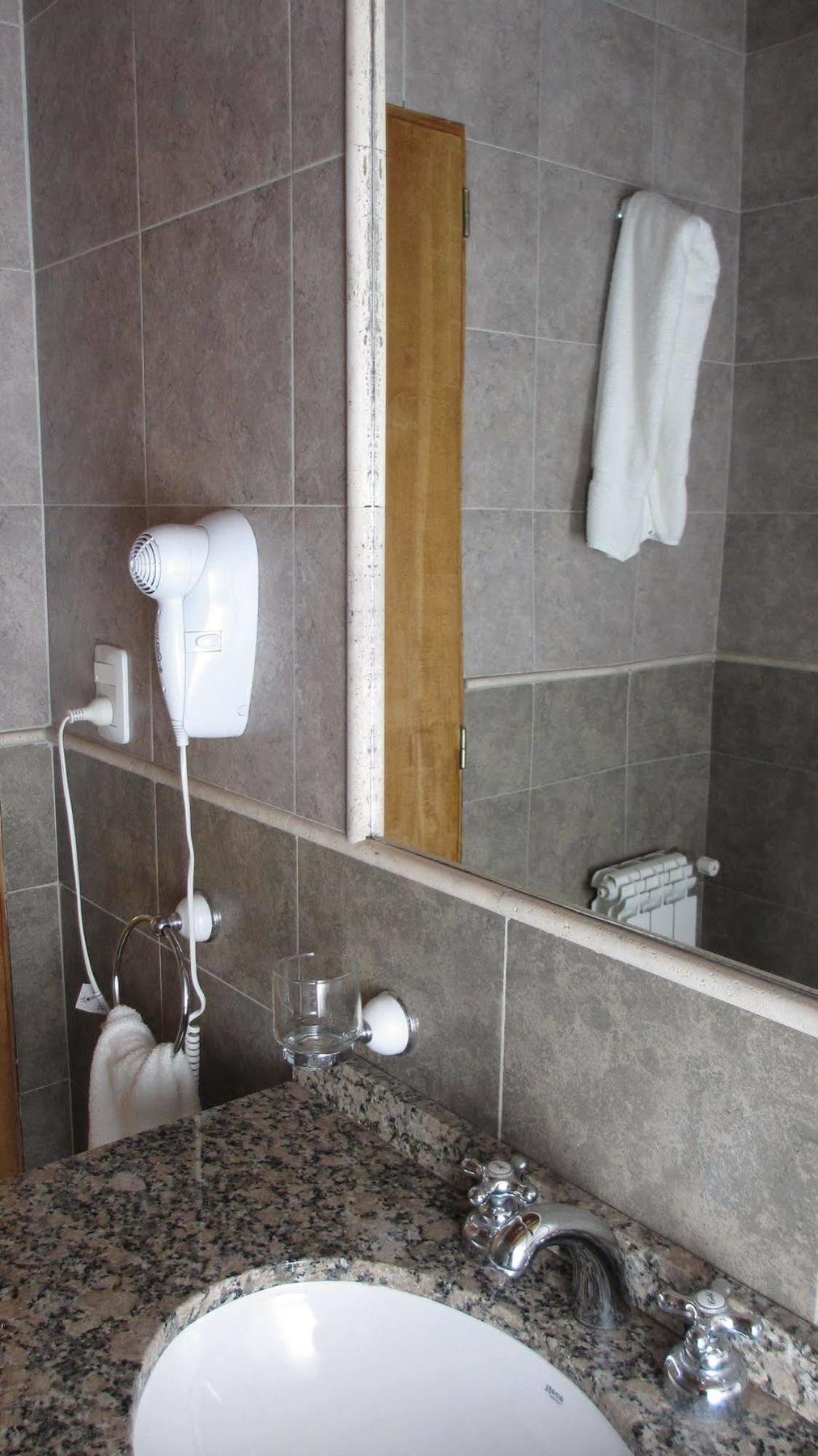 Hosteria Brisas Del Cerro Вилья-ла-Ангостура Экстерьер фото