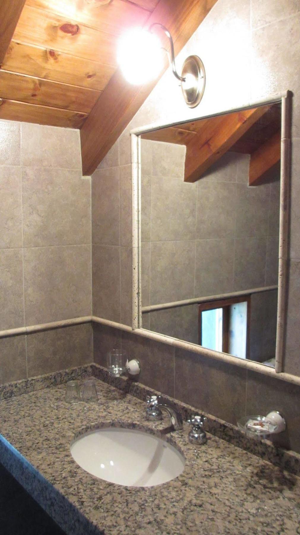 Hosteria Brisas Del Cerro Вилья-ла-Ангостура Экстерьер фото