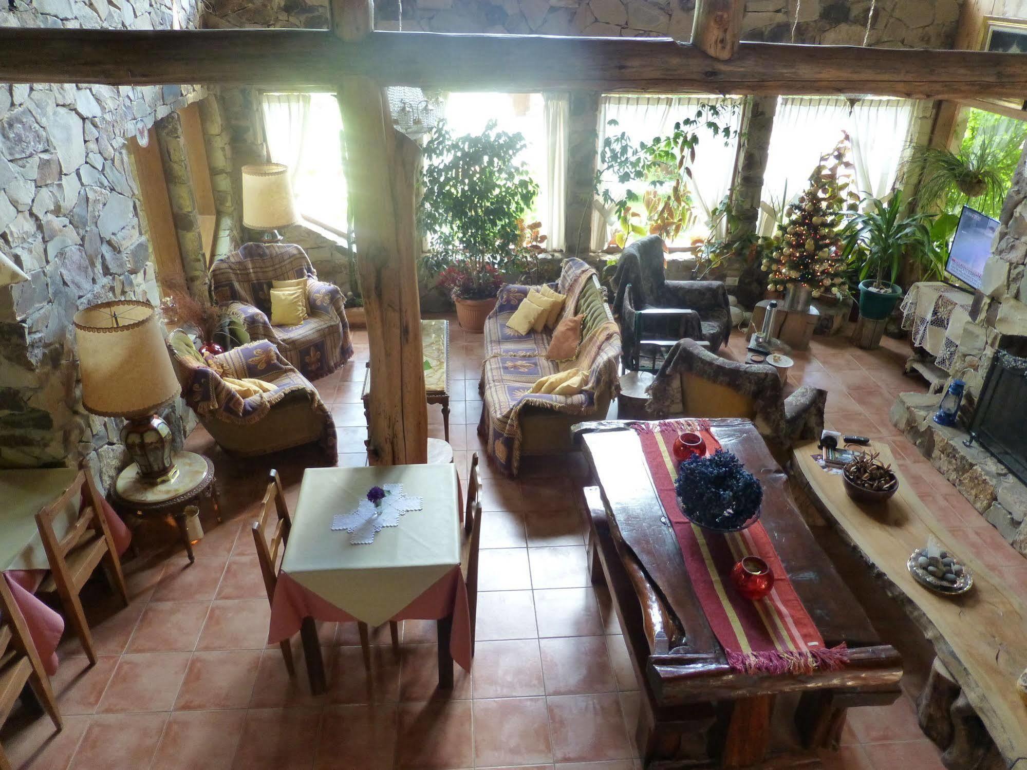 Hosteria Brisas Del Cerro Вилья-ла-Ангостура Экстерьер фото