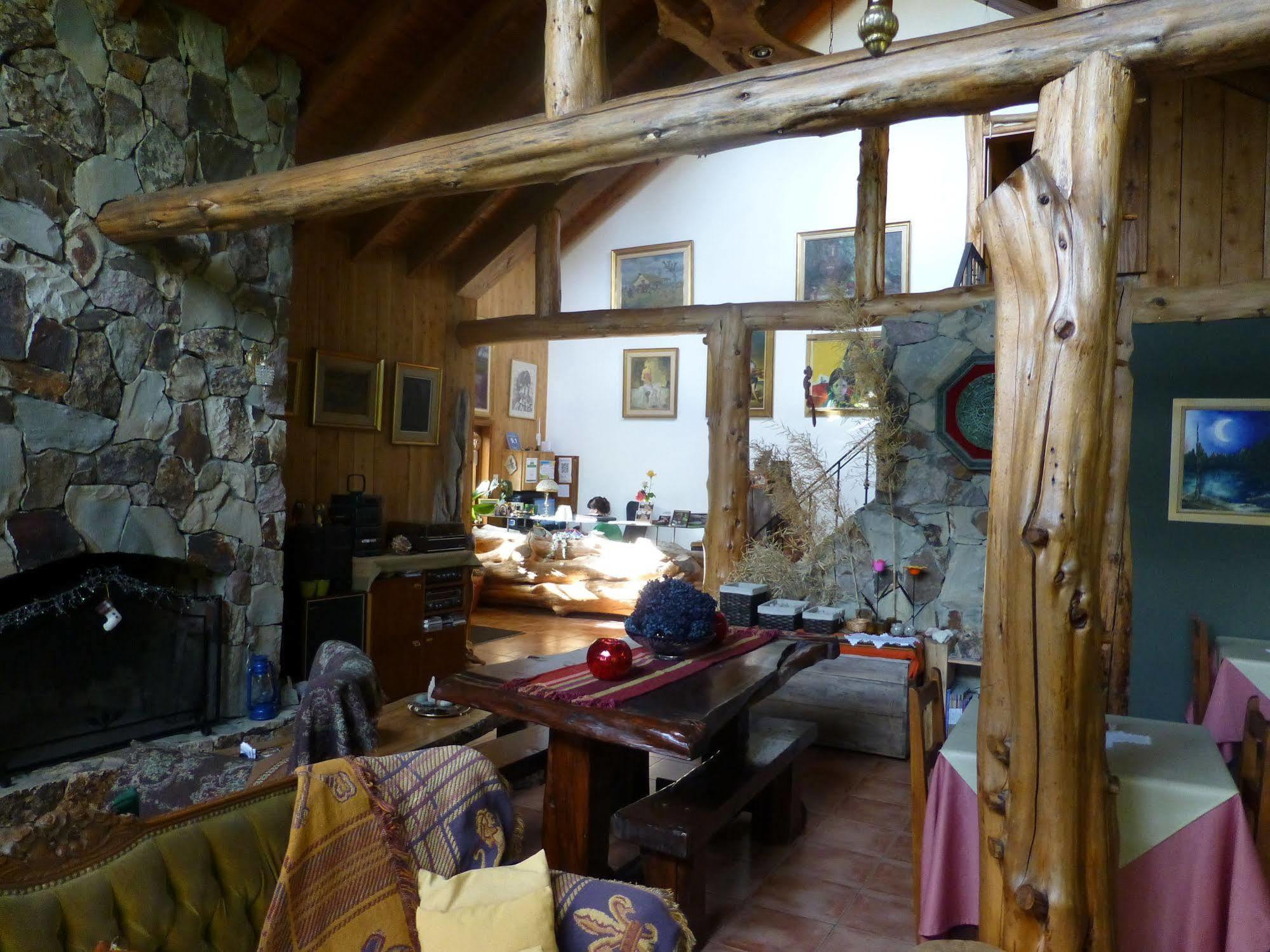Hosteria Brisas Del Cerro Вилья-ла-Ангостура Экстерьер фото
