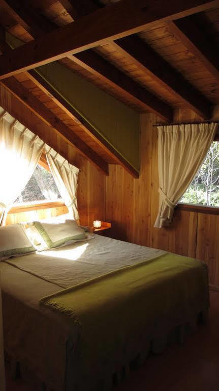 Hosteria Brisas Del Cerro Вилья-ла-Ангостура Экстерьер фото
